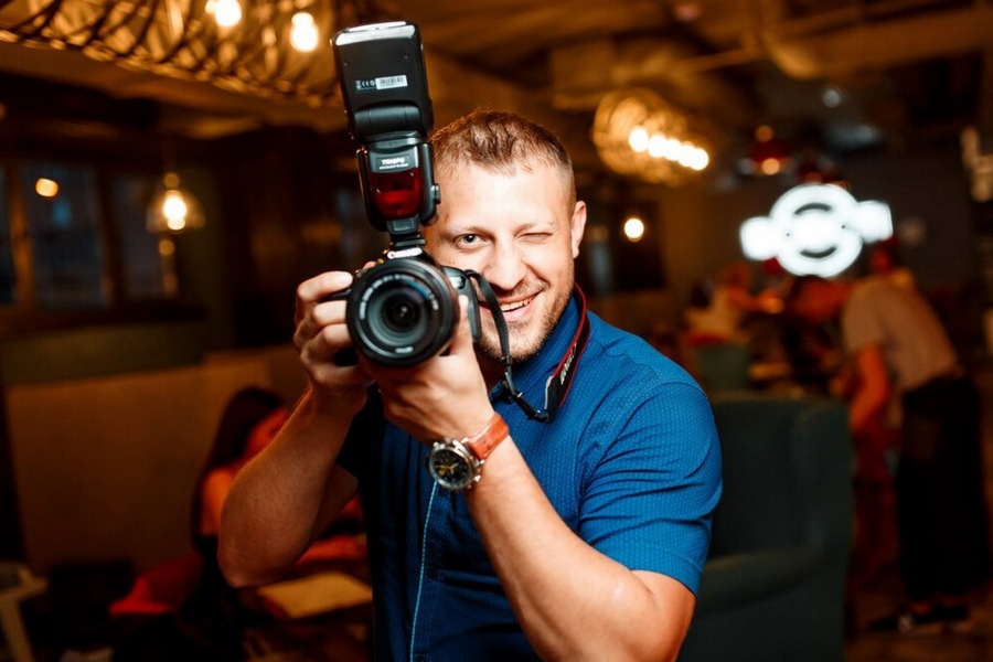 Choosing the Right Photographer for Your Event: Factors to Consider